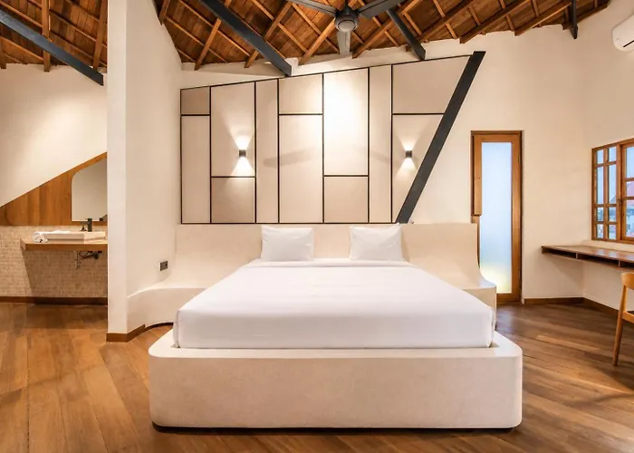 Stunning 2-br Penthouse With View, 800m To Appartamento