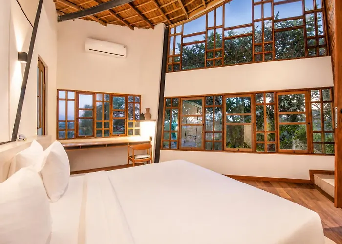 Gorgeous 2-Br Penthouse With Views Canggu