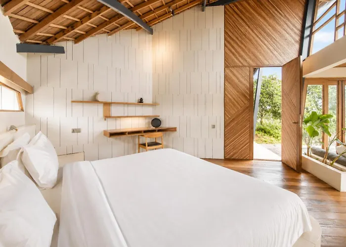 Gorgeous 2-Br Penthouse With Views * Canggu