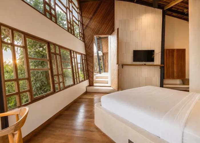 Stunning 2-br Penthouse With View, 800m To