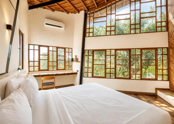 Stunning 2-br Penthouse With View, 800m To Appartamento Canggu