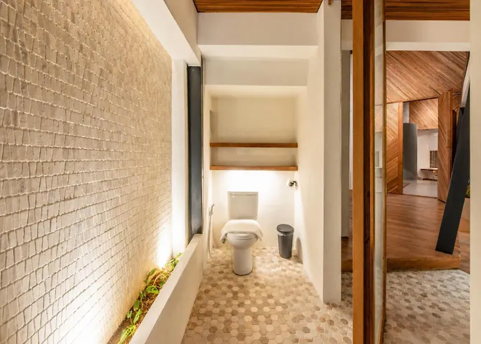 Appartamento Stunning 2-br Penthouse With View, 800m To *