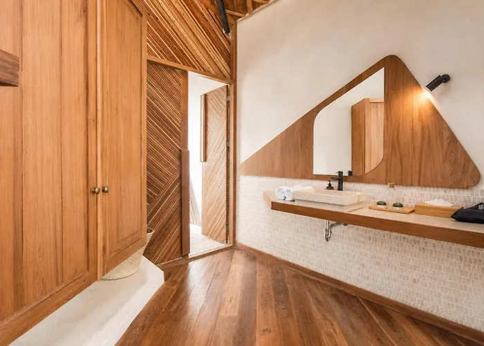 Gorgeous 2-Br Penthouse With Views