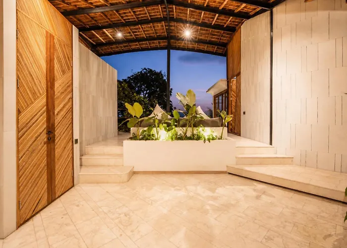 Stunning 2-br Penthouse With View, 800m To Appartamento *