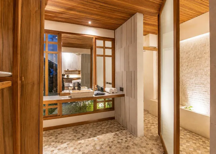 Gorgeous 2-Br Penthouse With Views *