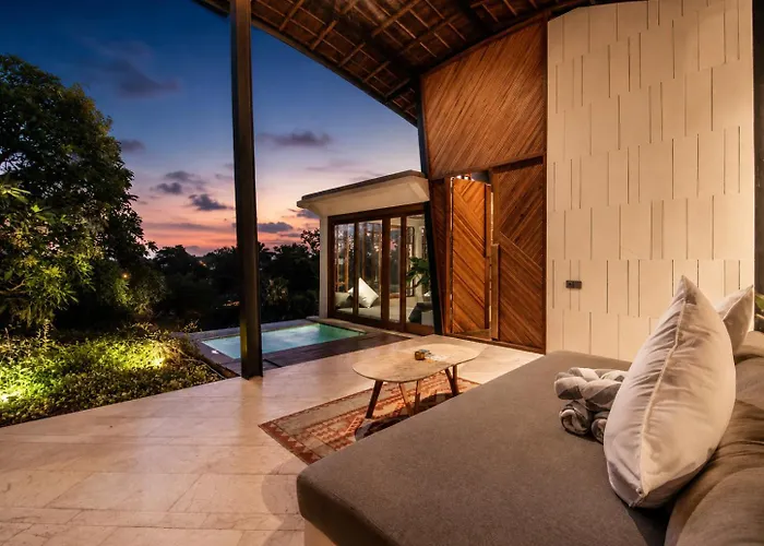 Stunning 2-br Penthouse With View, 800m To