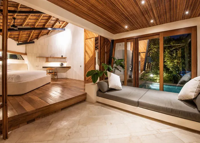 Stunning 2-br Penthouse With View, 800m To Appartamento