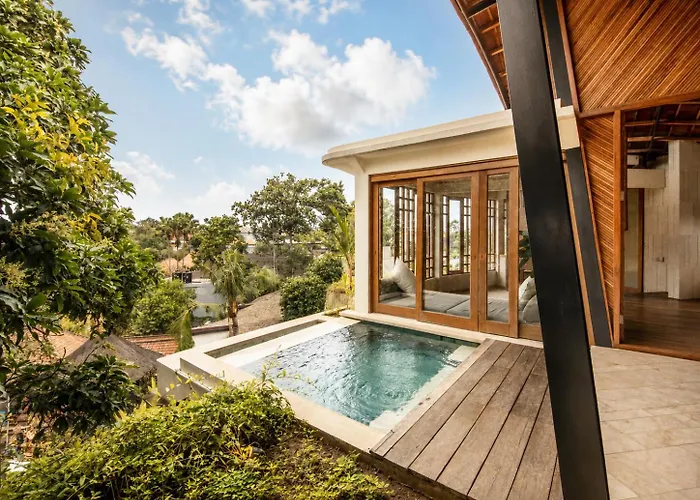 Stunning 2-br Penthouse With View, 800m To * Canggu